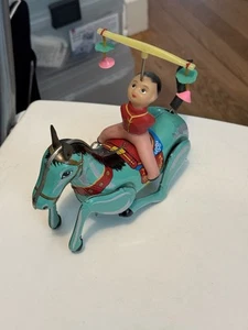 Juguete litográfico de hojalata cuerda circo caballo acróbata años 60 China MS 749 con llave - Imagen 1 de 8