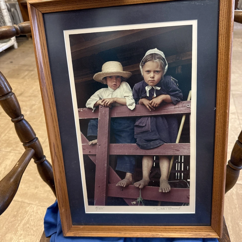 Foto de niña Amish DICK BROWN firmada arte popular decoración de pared regalo PA Foto 1 de 3