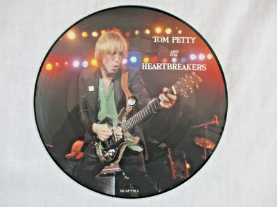 TOM PETTY & HEARTBREAKERS, REFUGEE, 1979, 1982 ISSUE, 7" PICT DISC,VG+ CONDITION - Image 1 of 4