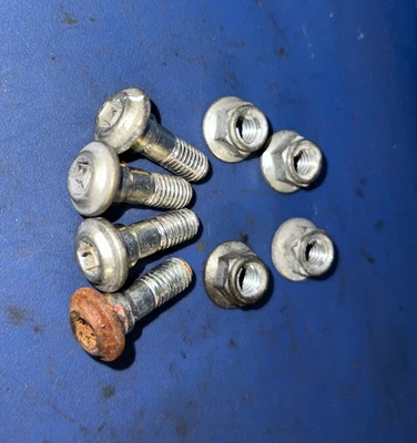 Subchasis trasero Ducati 848 1098 1198 2008-2013 soporte marco tuercas pernos tornillo Foto 1 de 2