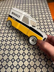 Voiture Renault 4L service de réparation en métal ancienne boite à gâteaux vide