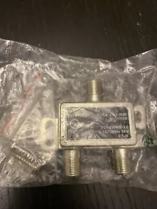 Verizon 2-Way Digital Splitter MoCA 2.0 5-1675 MHz 3.5 db New. Sealed. ๐บ๐ธ - Picture 1 of 2
