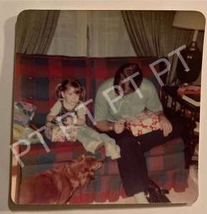 Vtg Photo Of Cute Girl, Man & Dog Opening Christmas Gifts 1970s Orig Snapshot - Picture 1 of 3