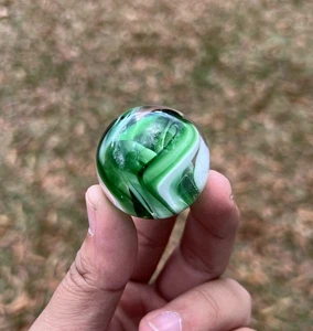 Sammy Hogue Marble 1 1/2” Signed With Stand Green And White Swirl - Picture 1 of 9