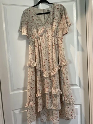 Vestido Davi & Dani para mujer mediano marfil floral con volantes en capas midi cuello en V boho Foto 1 de 4