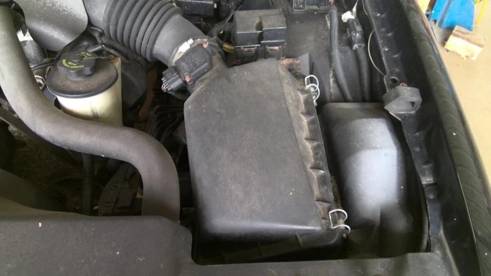 Purificador de aire 4,6 L compatible con 00 Lincoln & Town Car 285527 Foto 1 de 4