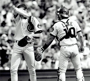 1993 Original Photo Chicago Cubs Dan Plesac Steve Lake in game action at Wrigley - Picture 1 of 2