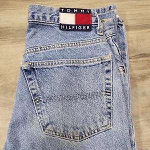 VTG Tommy Hilfiger Juniors Flag Logo Jeans Blue Y2K Straight Denim Size 28x29 - Picture 1 of 14