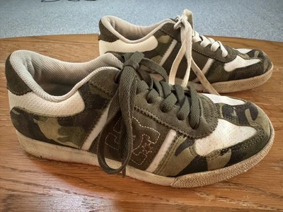 Women’s DC Camo & White with Pink Accents Madrid Leather Sneakers Size 7.5L - Image 1 of 4