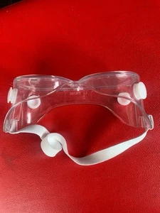 10 x Safety Goggles Protective Anti-Fog Vent Glasses Eye Protection Lab Wear - Picture 1 of 3