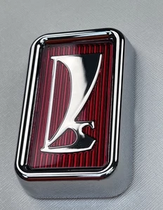 emblem VAZ 21011. VAZ 2103. VAZ 2106 original - Picture 1 of 4