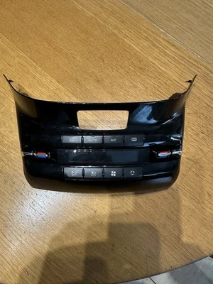 96722471XU Peugeot 2008 Genuine Electric Auto AC Climate Control Panel Switch - Image 1 of 4