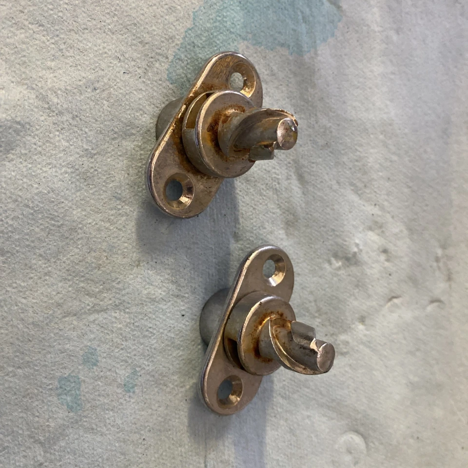 Mercedes Benz 450SL 380SL 560SL R107 Hardtop Soft Top Lock Front Latch LH & RH - Image 1 of 4