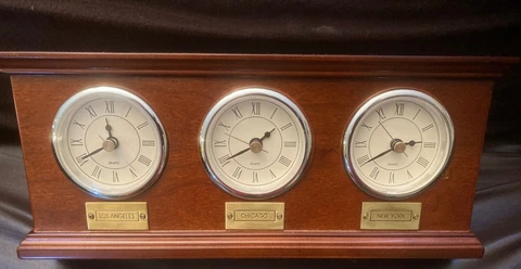 The Bombay Company Time Zone Clock - 1997  Vintage Works/looks great. Fast ship Cover