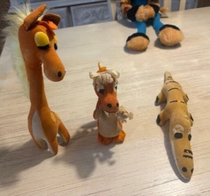 LOT OF 3 VINTAGE (2) DAKIN DREAM PETS-(1) Cardinal 1969 giraffe - Picture 1 of 6