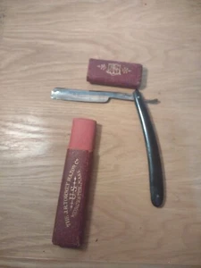 J.R. Torrey Co  Extra Hollow Ground Straight Razor, Etched Face ‘Our Beauty’ Box - Picture 1 of 6