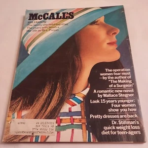 1971 April, McCall's Magazine, Mia Farrow The Family She Held Together (MH415)  - Imagen 1 de 3