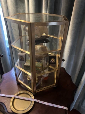 Antiguo vitrina de mesa de latón curioso gabinete Foto 1 de 3