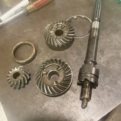 HONDA MARINE BF50 lower unit gear set - Image 1 of 4