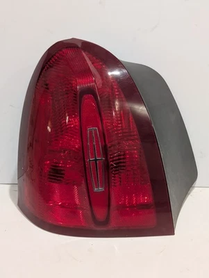 Luz trasera izquierda Lincoln Town Car 1998-2002 F8VB-13B505-AR Foto 1 de 3