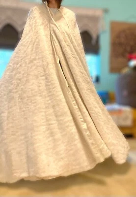 复古手工白色人造毛皮和缎面舒适婚礼纳尼亚角冰女王万圣节 — 第 1/4 张图片