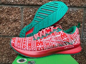 Wmns Brooks Levitate 5 RUN MERRY CHRISTMAS UGLY SWEATER Red Green 7 Running Shoe