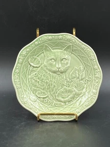 Green Portugal Cat Plate 1 Jay Willfred for Andrea by Sadek Artist Patricia Shea - Picture 1 of 5