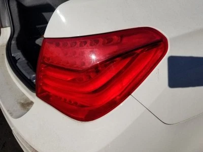 Cuarto de luz trasera de pasajero montado en panel para BMW 750i 563105 09-12 Foto 1 de 4