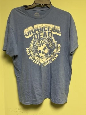 Men’s L Throwback Commemorative Grateful dead New Year's May 8th 1977 T-Shirt - Image 1 of 3