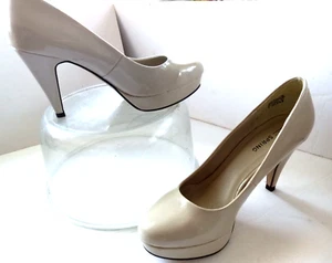 Women's NEW Call It Spring Glossy Ivory Pumps Sz. 7 with 3 1/2" Heels NWOB - Picture 1 of 6