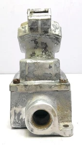 COOPER Crouse-Hinds CPS152R 20 Amp Arktite Explosionproof Hazardous Receptacle - Picture 1 of 13