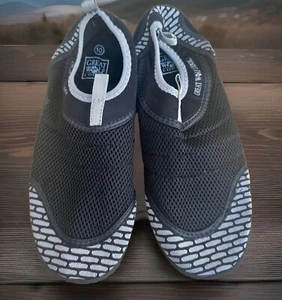 Great Wolf Lodge Pool/ Beach Shoes Size 10 Black/ Gray - Picture 1 of 3