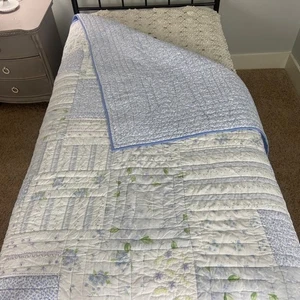 Pottery Barn Kids Twin Quilt Patchwork THICK Periwinkle Floral soft shabby chic - Picture 1 of 17