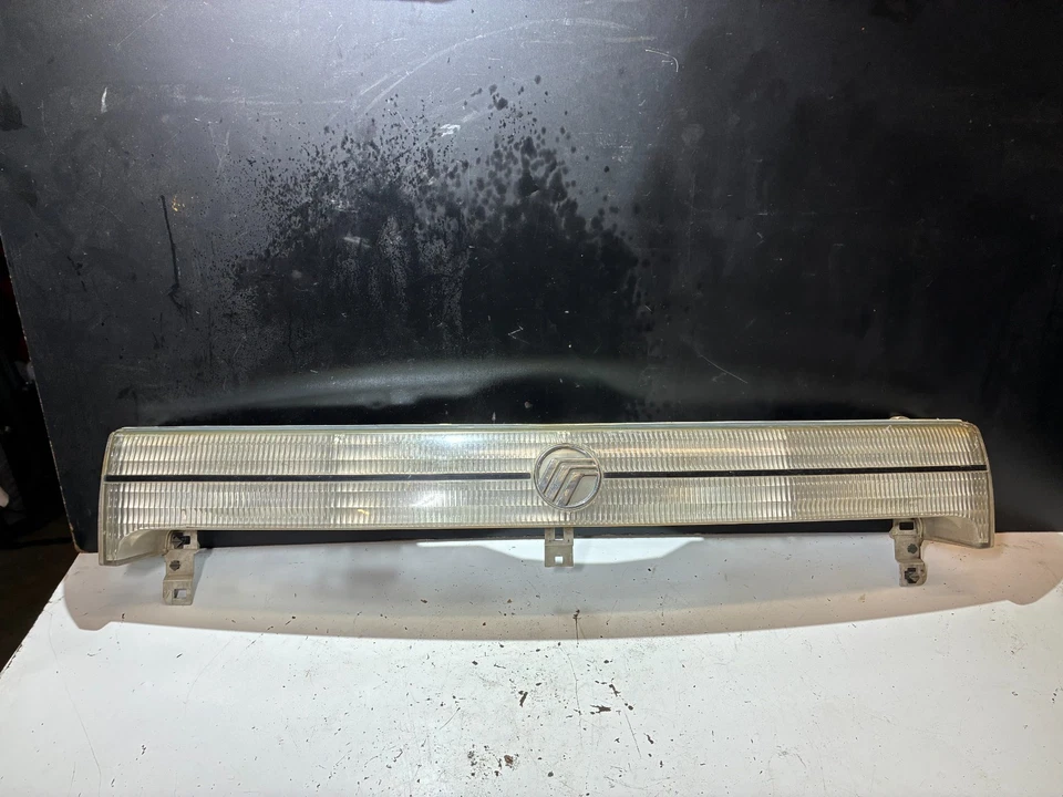 福特前中心烧烤灯单元 623100B000 93-95 水星村民 — 第 1/4 张图片