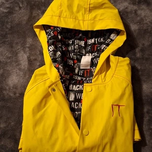 Spirit Halloween Pennywise Georgie Yellow Raincoat Only IT Standard Medium 38-40 - Picture 1 of 19