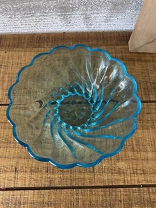 HAZEL ATLAS CAPRI BLUE SEASHELL GLASS SMALL DESSERT FRUIT BOWL 4.75" - Picture 1 of 4