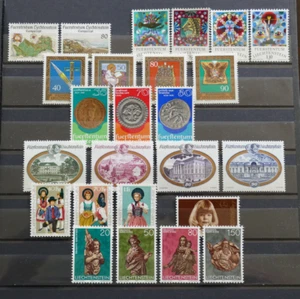 Liechtenstein Año 1977 MiNr.667-691 Perfecto Estado Nuevas No Juegos A Selección - Imagen 1 de 9