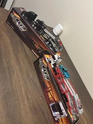 Hot Wheels RLC Elite 64 Freightliner Cascadia y Scania 770 S Foto 1 de 4