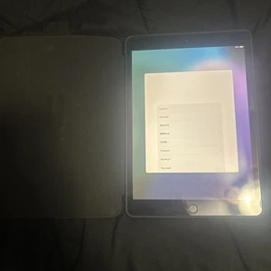 Apple iPad 7th Gen 32GB Wi-Fi MW742LL/A A2197 - Space Gray PLEASE READ - Picture 1 of 5