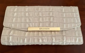 Brahmin White Leather Croc Embossed Checkbook Wallet With Pen PRISTINE CONDITION - Picture 1 of 12