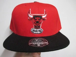 CHICAGO BULLS "MITCHELL & NESS" DYNASTY FITTED HAT (7 1/2) NWT RED & BLACK RIM - Picture 1 of 6