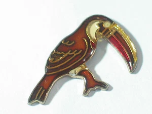 Vintage Toucan Bird Pin Lapel Pin Tie Tack - Picture 1 of 3