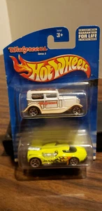 Hot Wheels 2001 Maelstrom Ford Delivery Truck White New on Card  - Picture 1 of 5