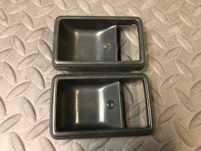 Toyota Truck 4Runner Camry Corolla GRIS OSCURO puerta interior cierre bisel copa 1985 86 Foto 1 de 3