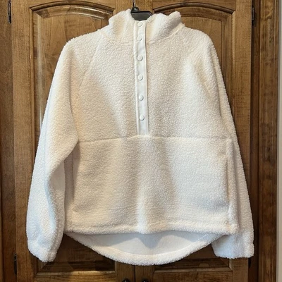 SO The Cozy Pullover con Capucha Cuello Blanco Talla Mediana Cuarto Botón Nuevo con Etiquetas Foto 1 de 4