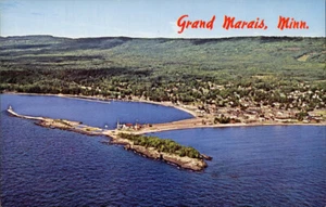 Grand Marais, MN Luftaufnahme Cook County Minnesota Postkarte - Bild 1 von 2