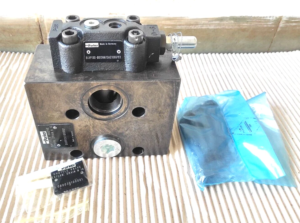 Válvula lanzadera Parker 080030100001 con Parker R4VPIXX-0013HA1SAE10XG193 alivio V Foto 1 de 4