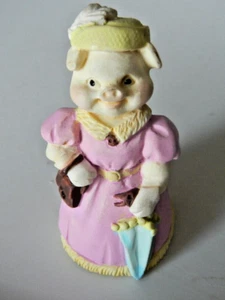SIGNED '92 J.C. - PRETTY LADY PIG - FIGURINE - PINK DRESS - HAT - UMBRELLA - Picture 1 of 16