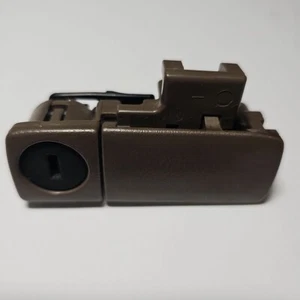 96-02 Nissan Pathfinder - Glove Box Lock Handle Latch Tan Oak Brown OEM - Bild 1 von 3