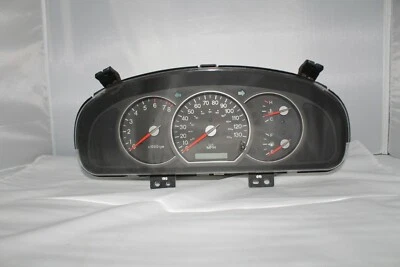Cuadro de instrumentos velocímetro 04 05 Kia Sedona tablero indicadores 10.791 millas Foto 1 de 4